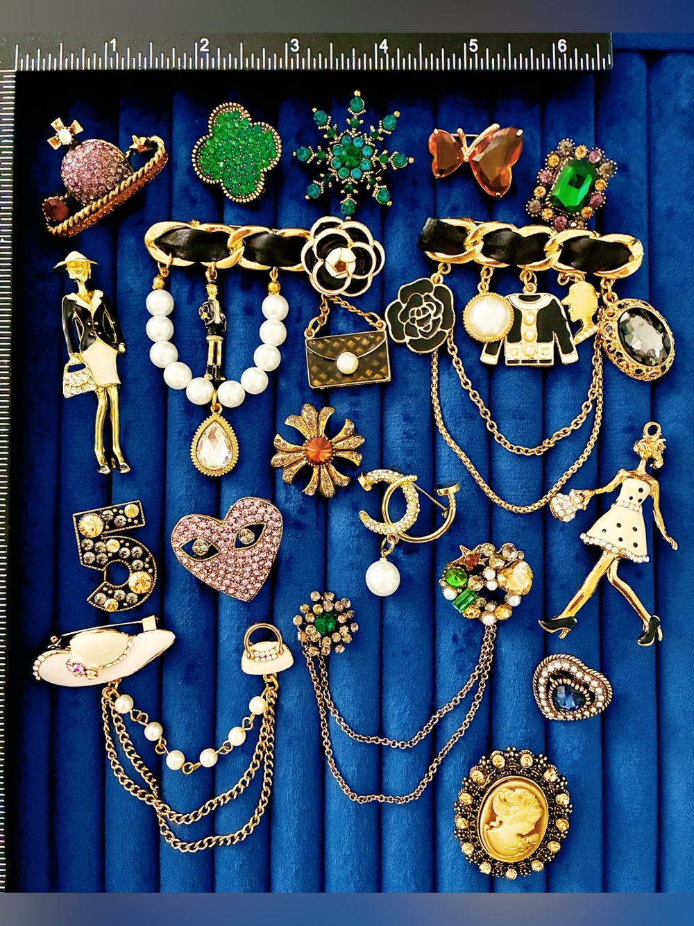 Lot of 17 Enamel Women Figures Jewelry Brooches Pins Figures Cameo Flower